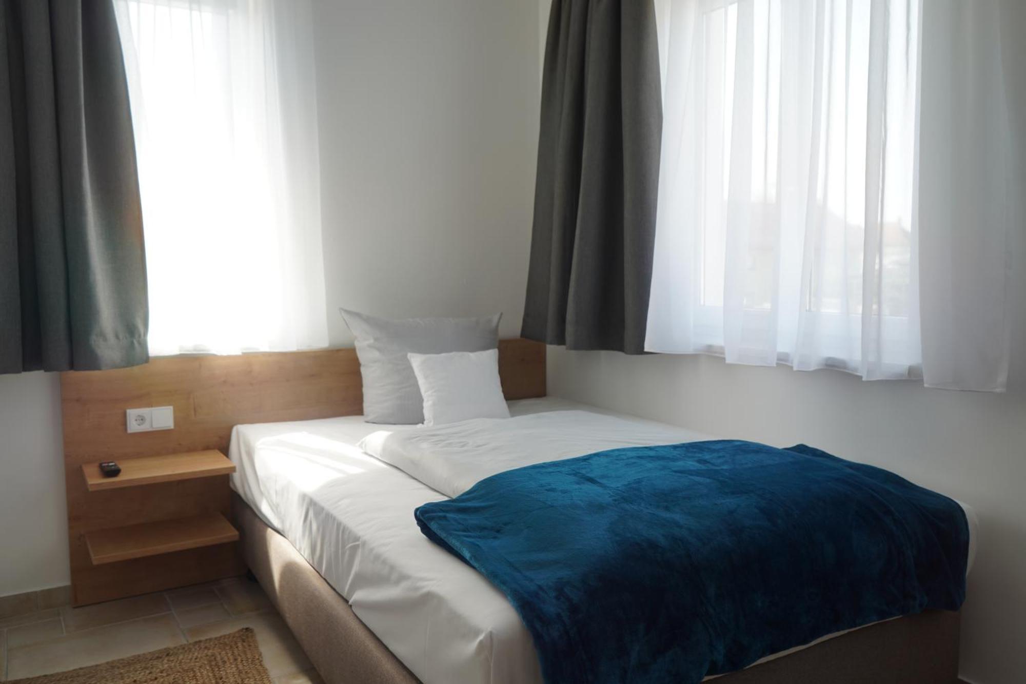 Eco Motel Wallersdorf Exteriör bild